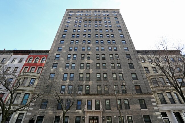 310 W 106th St in New York, NY - Foto de edificio - Building Photo