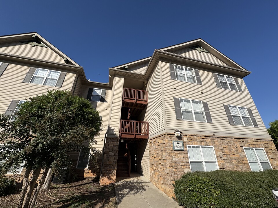 201 Harts Cove Way in Seneca, SC - Foto de edificio