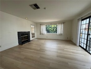 526 S Catalina Ave in Redondo Beach, CA - Building Photo - Building Photo
