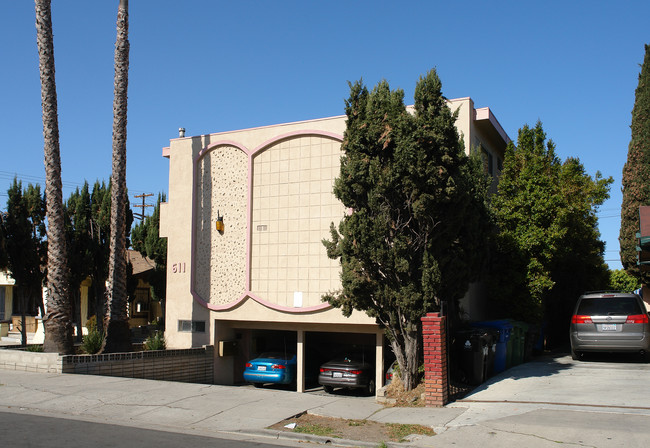 611 N Hobart Blvd in Los Angeles, CA - Building Photo - Building Photo