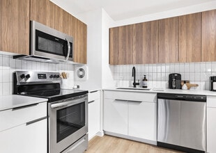 1250 N La Salle Dr in Chicago, IL - Foto de edificio - Building Photo