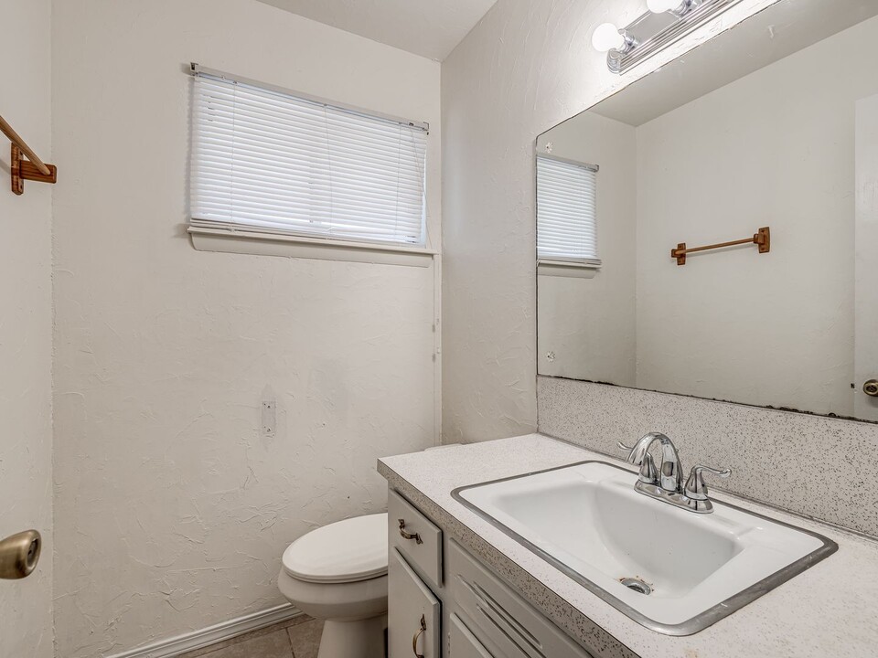 33 NE 63rd St in Oklahoma City, OK - Foto de edificio