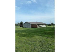 2102 135th St in New Richmond, WI - Foto de edificio - Building Photo