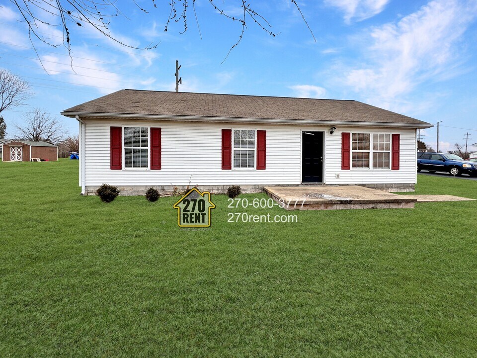 403 E 7th St in Hardinsburg, KY - Building Photo