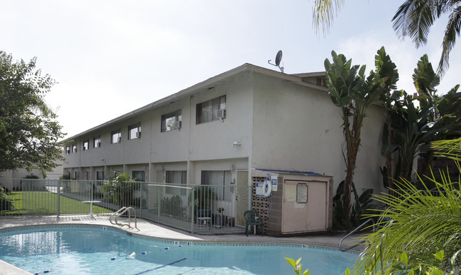 3602 W Orange Ave in Buena Park, CA - Foto de edificio - Building Photo