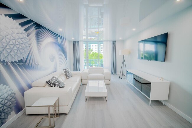 19380 Collins Ave, Unit 311 in Sunny Isles Beach, FL - Building Photo - Building Photo