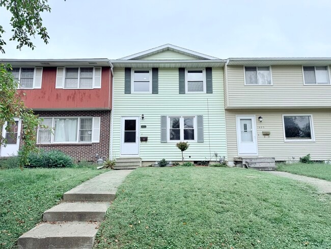 property at 1407 W 2nd St