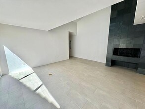 17107 Knots Landing in Addison, TX - Building Photo - Building Photo