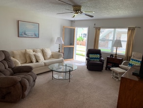 190 E Olmstead Dr in Titusville, FL - Building Photo - Building Photo