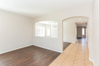 7258 W Crown King Rd in Phoenix, AZ - Building Photo - Building Photo