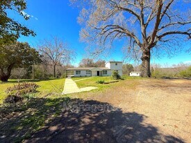 3105 Harmon Homestead Rd in Shelby, NC - Building Photo