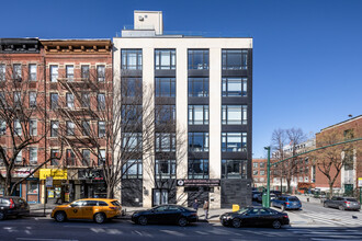 952 Columbus Ave in New York, NY - Building Photo - Building Photo