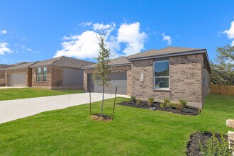 8923 Military Dr W in San Antonio, TX - Building Photo - Building Photo