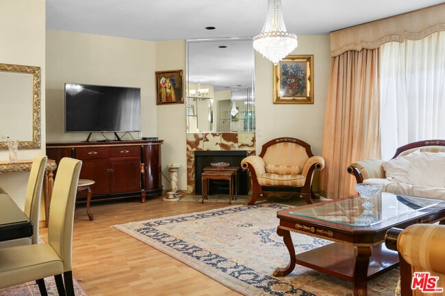 property at 1064 S Shenandoah St