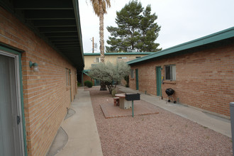 1540-1552 N Craycroft Rd in Tucson, AZ - Building Photo - Building Photo