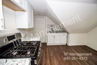 7501 Berry Ave-Unit -UP in Cleveland, OH - Building Photo - Building Photo