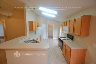 409 Nicholson Dr in Davenport, FL - Foto de edificio - Building Photo