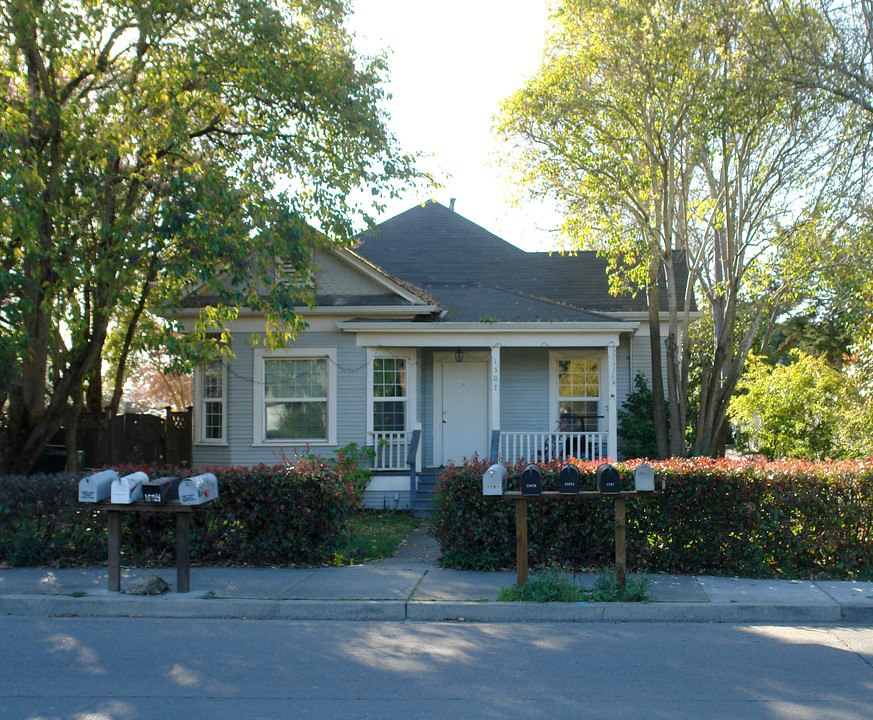 1507 Dutton Ave in Santa Rosa, CA - Foto de edificio