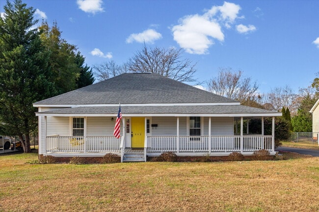 property at 512 Banks St