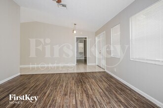 525 20th Ave N in Lake Worth Beach, FL - Foto de edificio - Building Photo