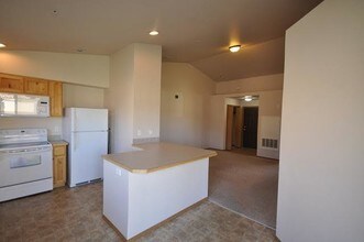 2107 E Whispering Willow Ln-Unit -102 in Nampa, ID - Building Photo - Building Photo