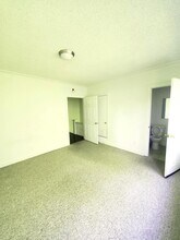 960 S Kingsley Dr, Unit 960 in Los Angeles, CA - Foto de edificio - Building Photo