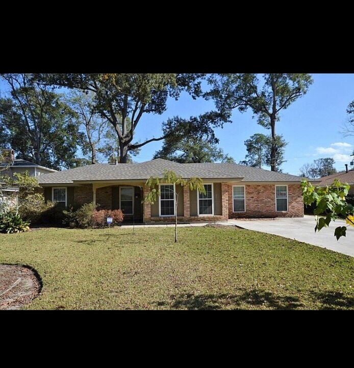399 Kay Dr in Baton Rouge, LA - Building Photo