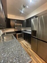 250 Del Verde Cir, Unit 6 in Sacramento, CA - Building Photo - Building Photo