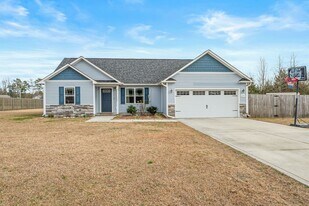215 Timber Jack Ct in Jacksonville, NC - Building Photo