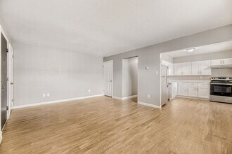 Continental Court in Denver, CO - Building Photo - Building Photo