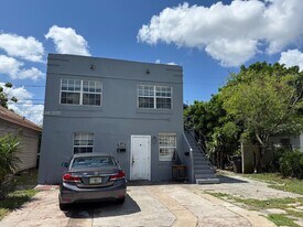632 42nd St in West Palm Beach, FL - Building Photo