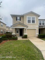 1500 Calming Water Dr in Fleming Island, FL - Building Photo