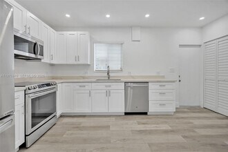 1401 NE 152nd St in North Miami Beach, FL - Building Photo - Building Photo