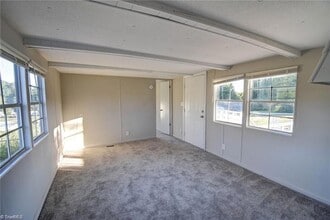 5626 Spainhour St in Climax, NC - Foto de edificio - Building Photo