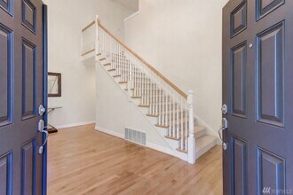 26025 SE 23rd Pl in Sammamish, WA - Building Photo - Building Photo