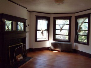 79 College Ave, Unit 2 in Somerville, MA - Foto de edificio - Building Photo