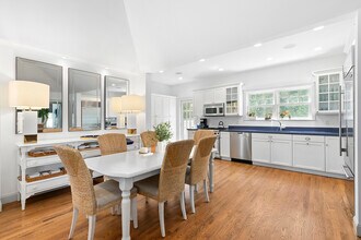 23 Pierpont St in Southampton, NY - Building Photo - Building Photo