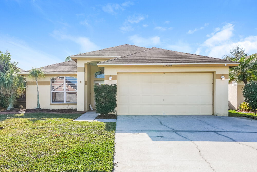 29324 Birds Eye Dr in Zephyrhills, FL - Building Photo