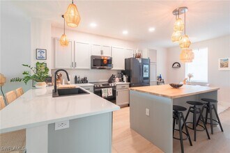 15126 Palmer Lake Cir in Naples, FL - Building Photo - Building Photo