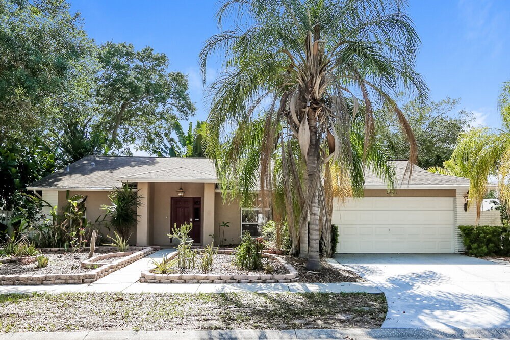 2444 Briar Oak Cir in Sarasota, FL - Foto de edificio