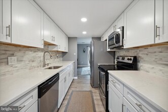 216 Holly Dr in King of Prussia, PA - Building Photo - Building Photo
