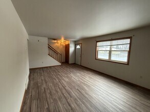 554 E Wisconsin St-Unit -554 in Chippewa Falls, WI - Building Photo - Building Photo