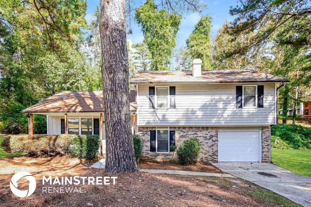 4276 Old Lake Dr in Decatur, GA - Building Photo