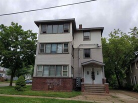 930 Emerald St in Madison, WI - Building Photo