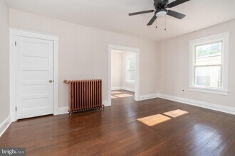 4317 River Rd NW, Unit apt 1 in Washington, DC - Building Photo - Building Photo
