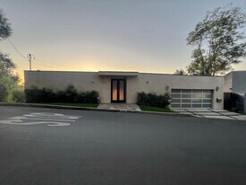 3319 Wrightwood Dr in Studio City, CA - Building Photo