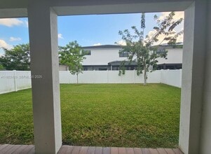 4578 SW 174th Ave in Miramar, FL - Foto de edificio - Building Photo