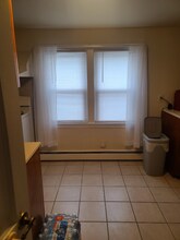 973 Ellis Pkwy in Edison, NJ - Foto de edificio - Building Photo