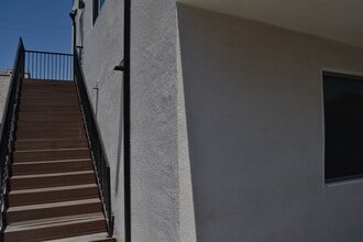 1190 N Kingsley Dr in Los Angeles, CA - Foto de edificio - Building Photo