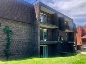 525 Lowell Ave in Cincinnati, OH - Building Photo